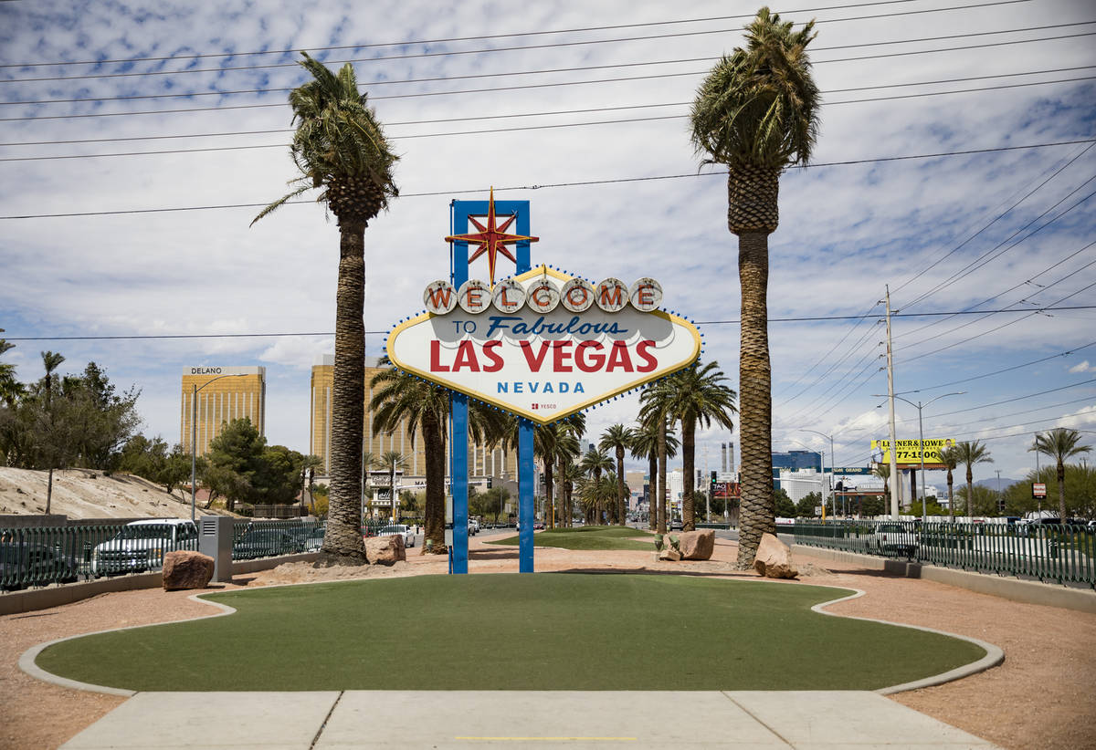 Las Vegas News Social Distancing May Continue Until 2021 In Nevada Las Vegas Review Journal Las Vegas Review Journal Sunday April 8, 2022 California