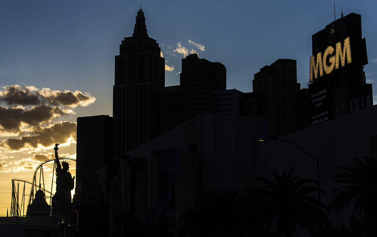 Las Vegas Strip silent during coronavirus pandemic — PHOTOS The Strip Local