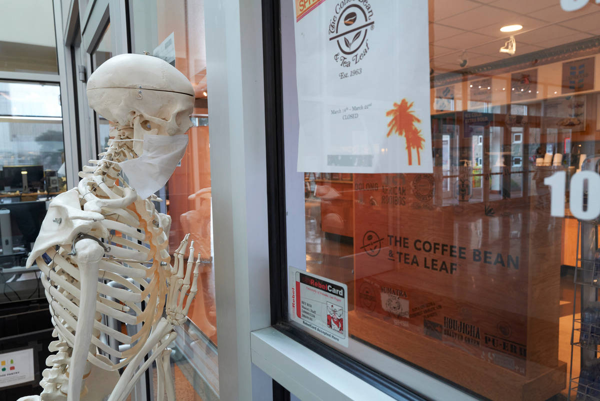 No line at the Book ‘n’ Bean, but he still can’t get a mocha latte. (Aaron Mayes/UNLV Spe ...
