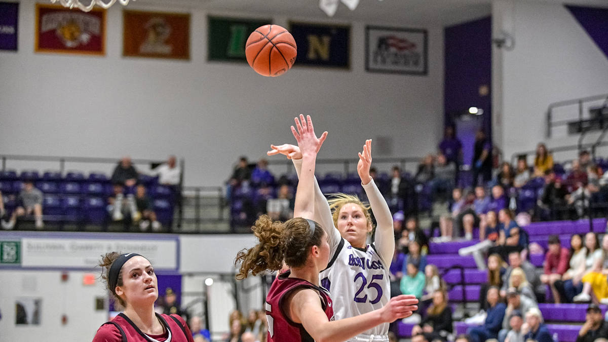 Holy Cross forward Lauren Manis. Courtesy of Holy Cross athletics.