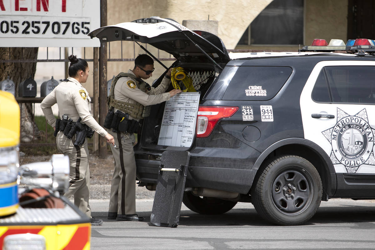 Las Vegas Police respond to a barricade with an armed suspect in the 3200 block of Sandy Lane o ...