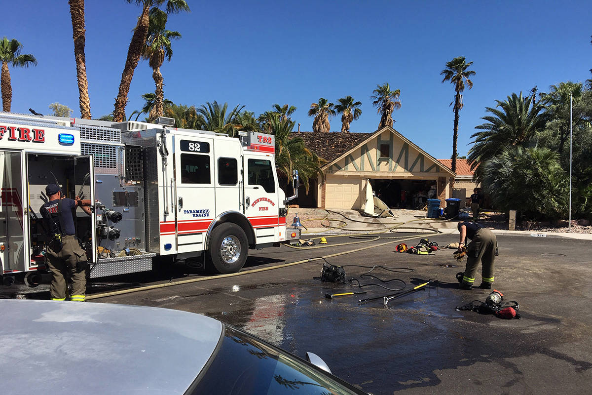 Henderson backyard house fire spreads to 2nd structure Las Vegas