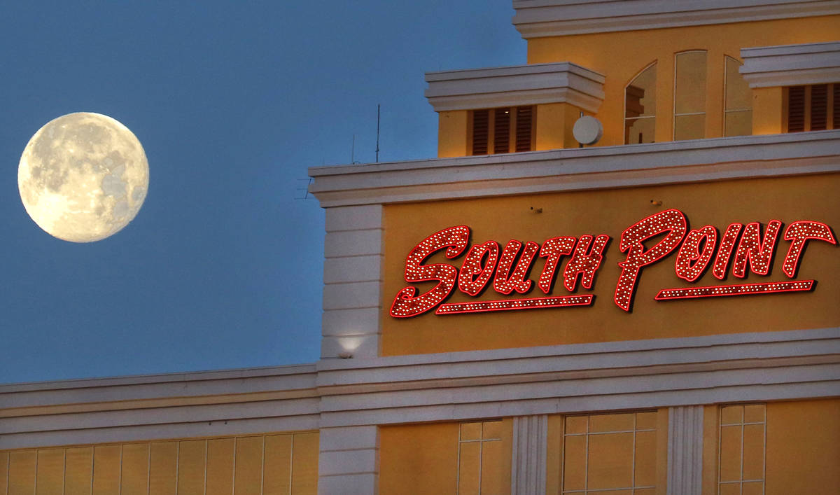 Early morning moon set over South Point on Friday, May 8, 2020, in Las Vegas. Las Vegas tempera ...