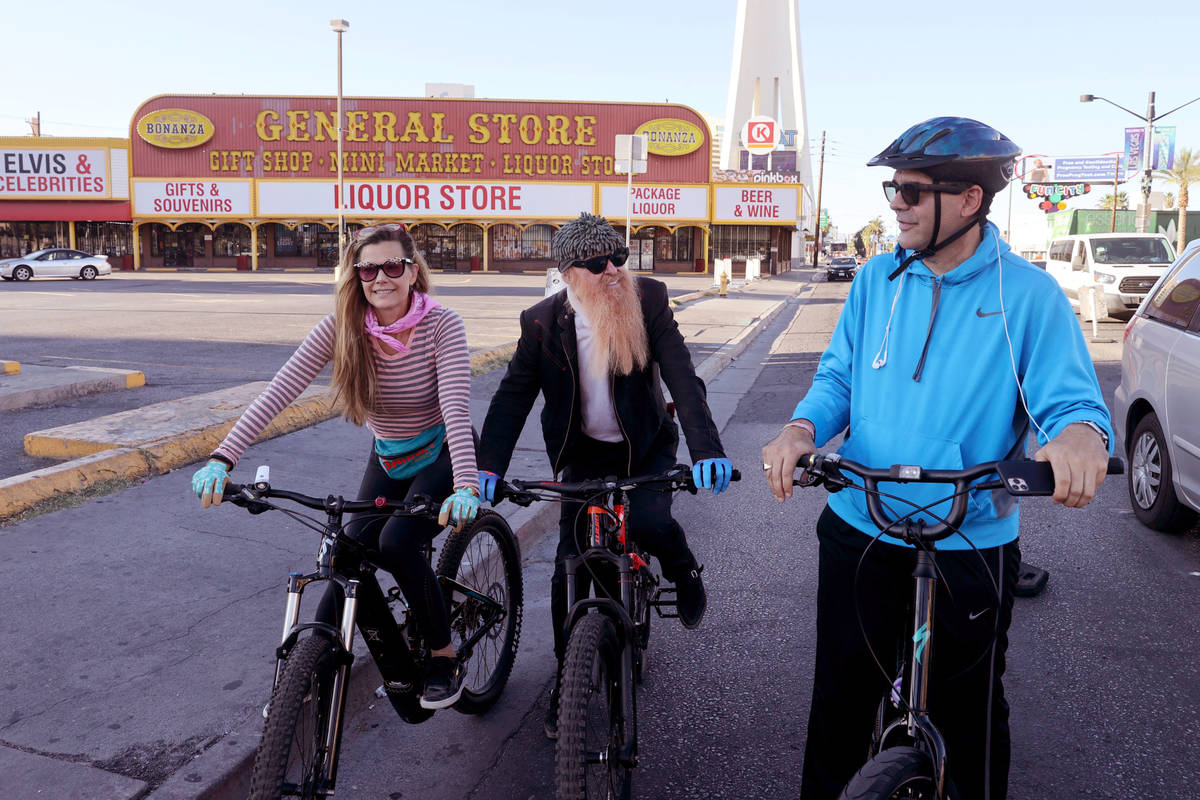 Denny's on Fremont Street puts booze, weddings and Elvis on the