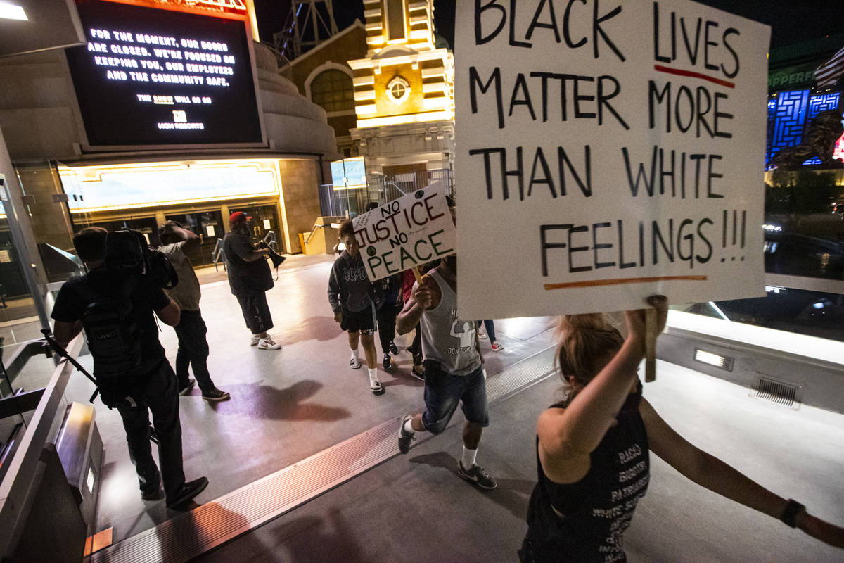 https://www.reviewjournal.com/wp-content/uploads/2020/05/13797154_web1_FLOYD-PROTEST_052820cs_004.jpg