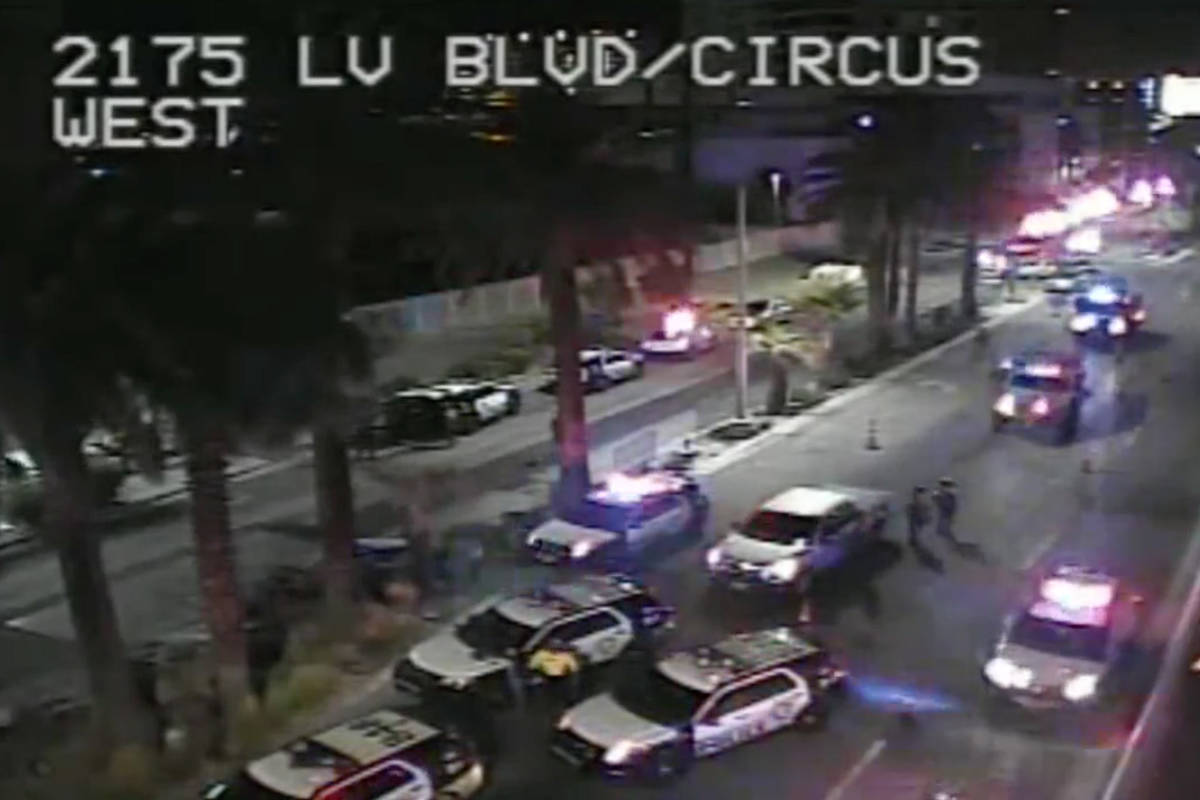 Heavy Las Vegas police presence can be seen outside Circus Circus on Tuesday, June 2, 2020, in ...