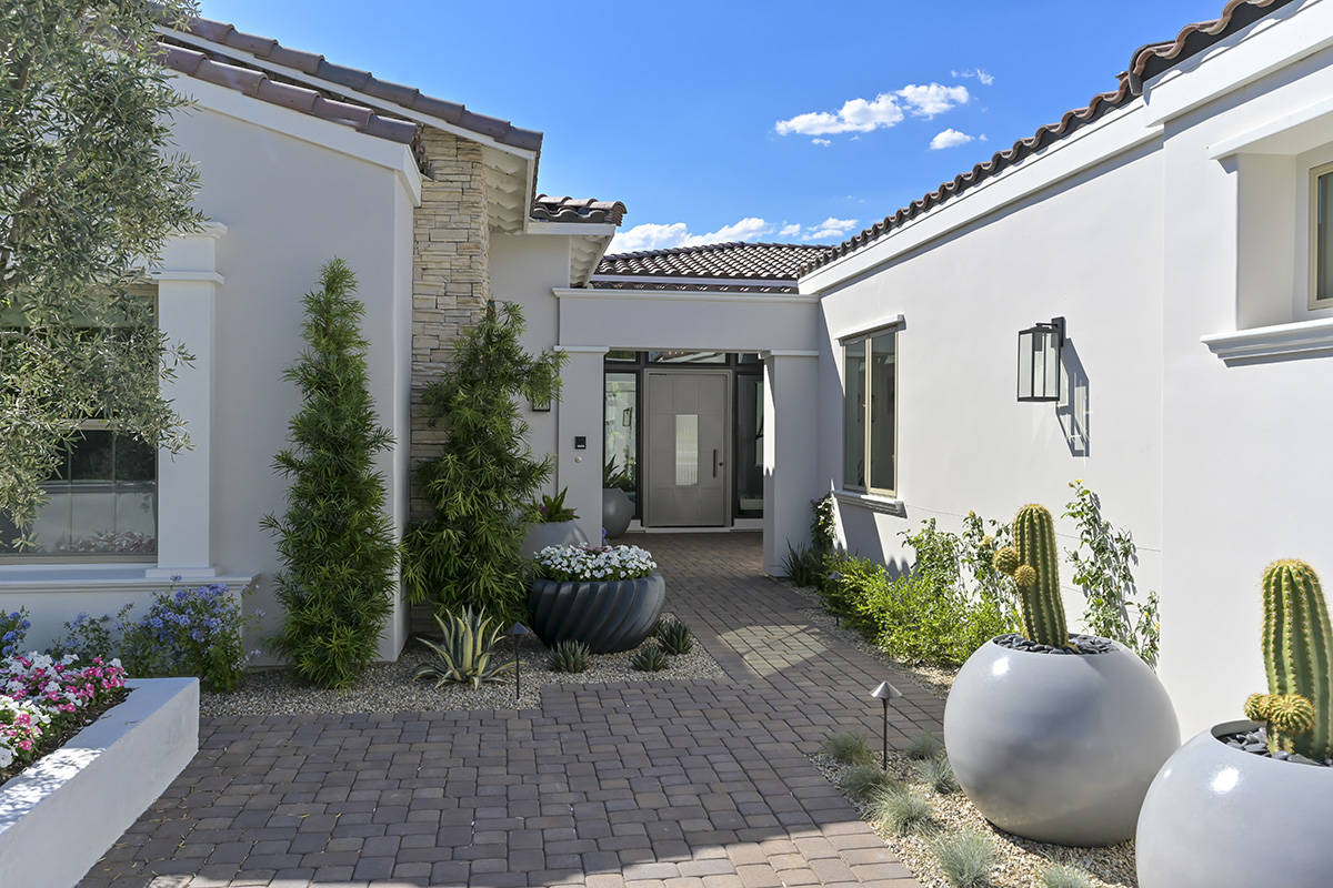 The Southern Highlands home that golf champ Mark O’Meara and his wife, Meredith, purchased ha ...