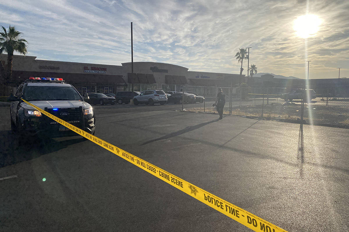 Las Vegas police investigate 2 overnight homicides Las Vegas Review