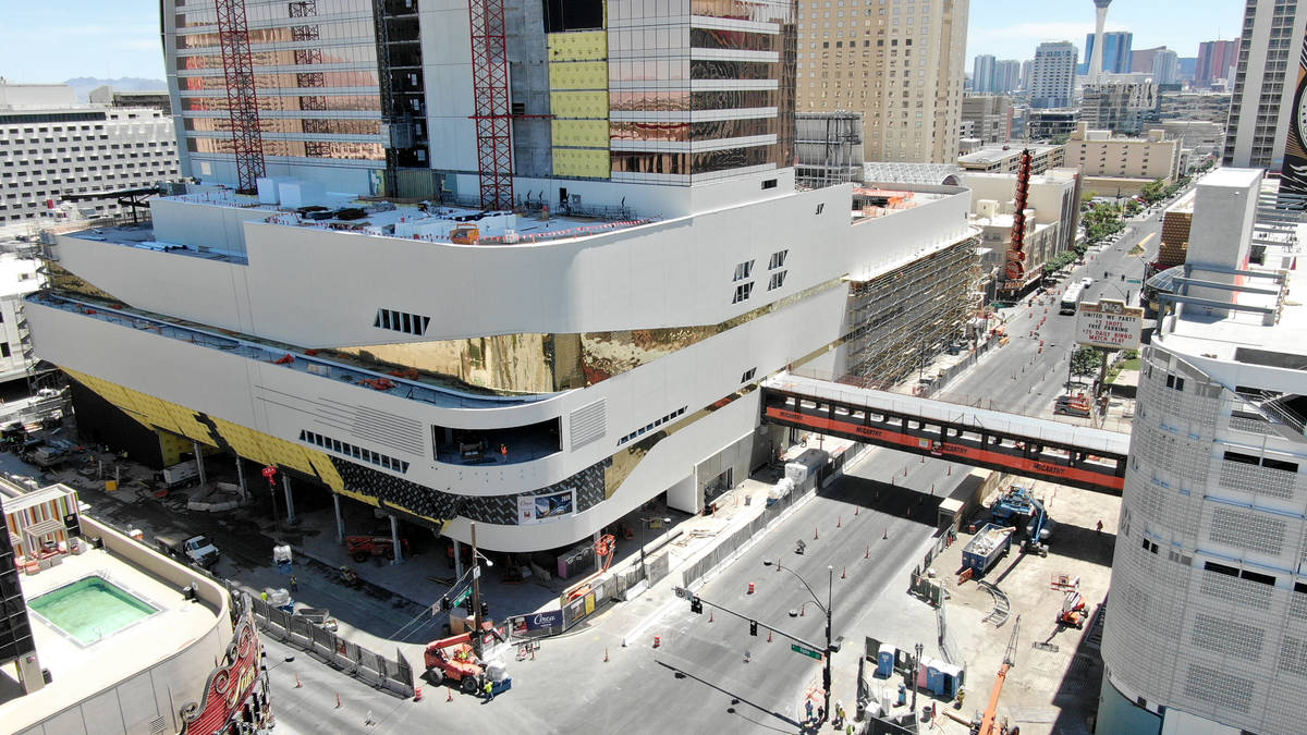 Downtown Las Vegas Gateway Arch, Resorts World, Circa Resort – UPDATES &  PHOTOS - VegasChanges