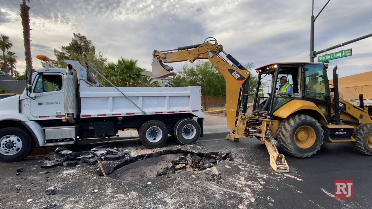 Sinkhole closes intersection near downtown Las Vegas Downtown Local
