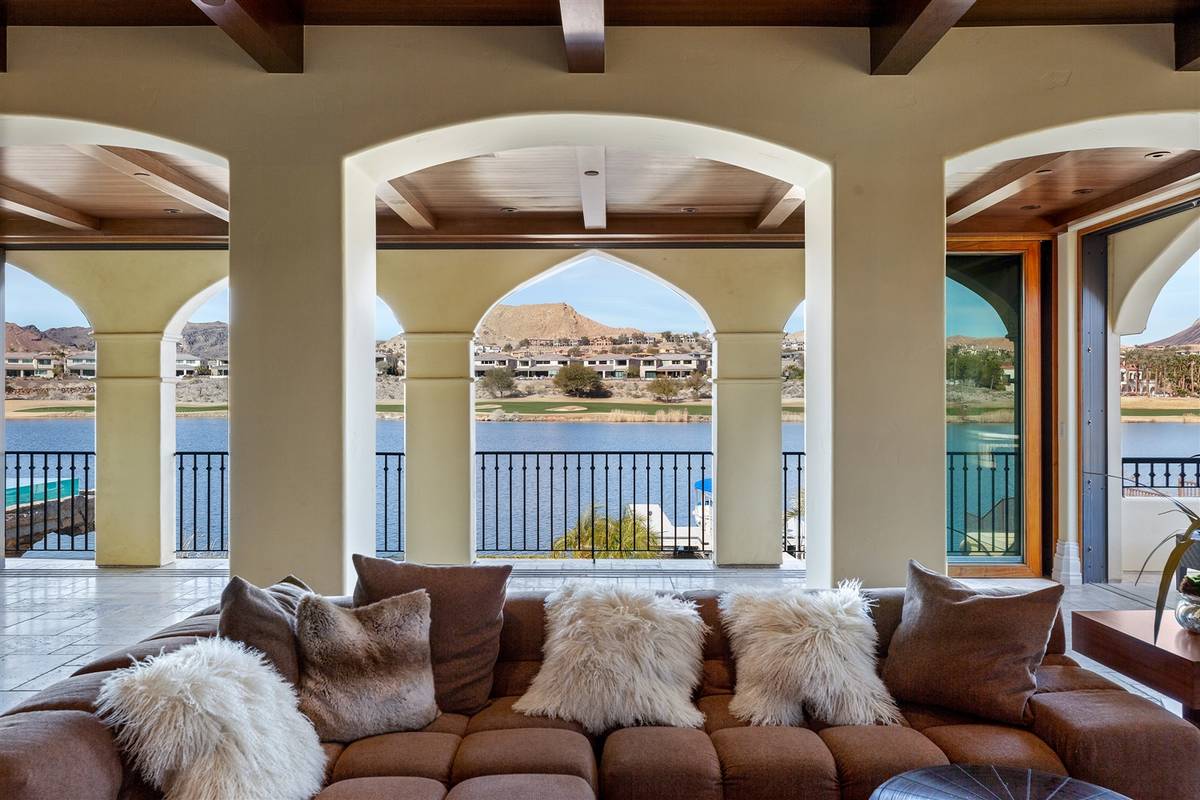 The family room has views of the lake. (Luxurious Real Estate)