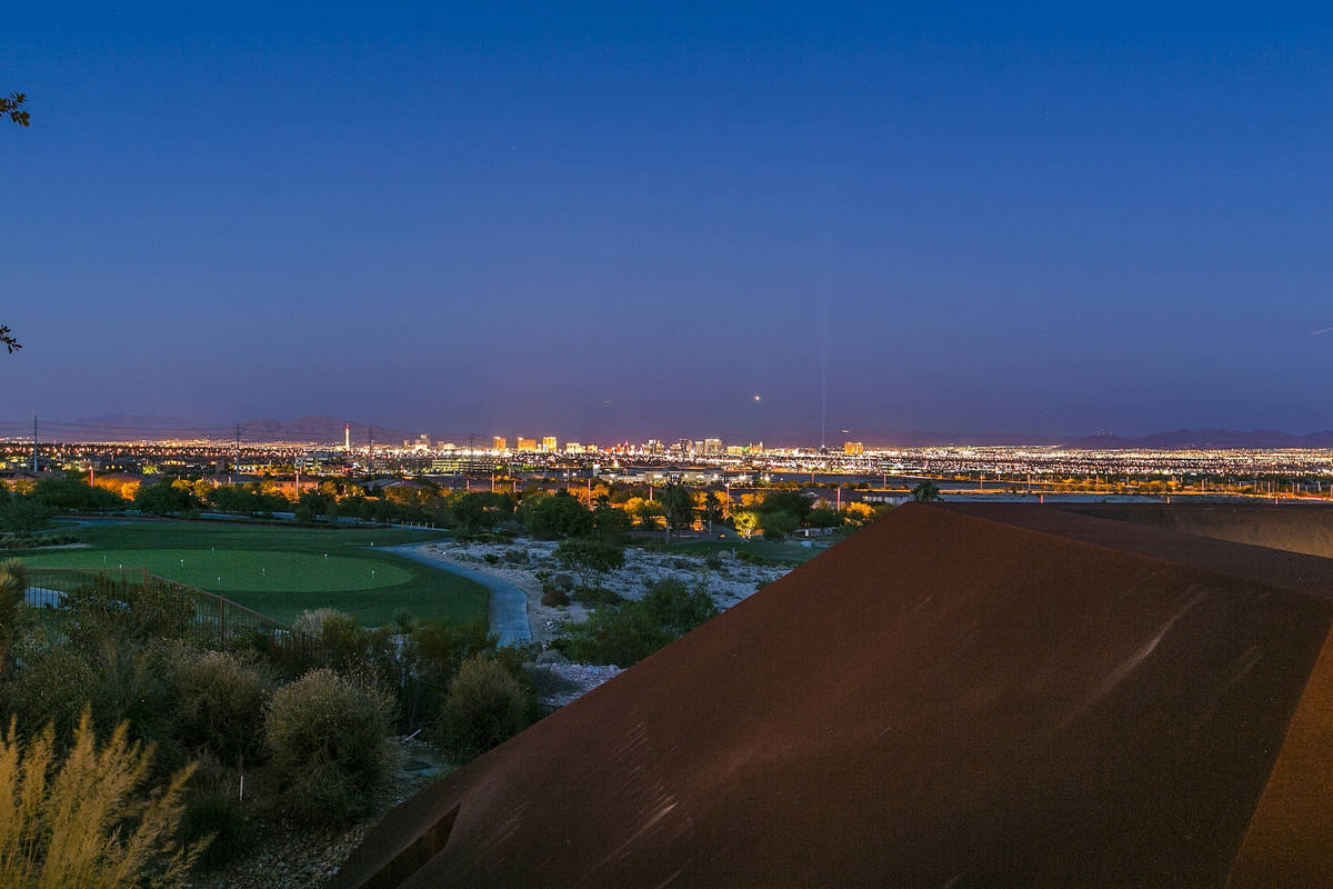 Former MGM Resorts International boss Jim Murren's mansion at 7 Painted Feather Way in Las Vega ...