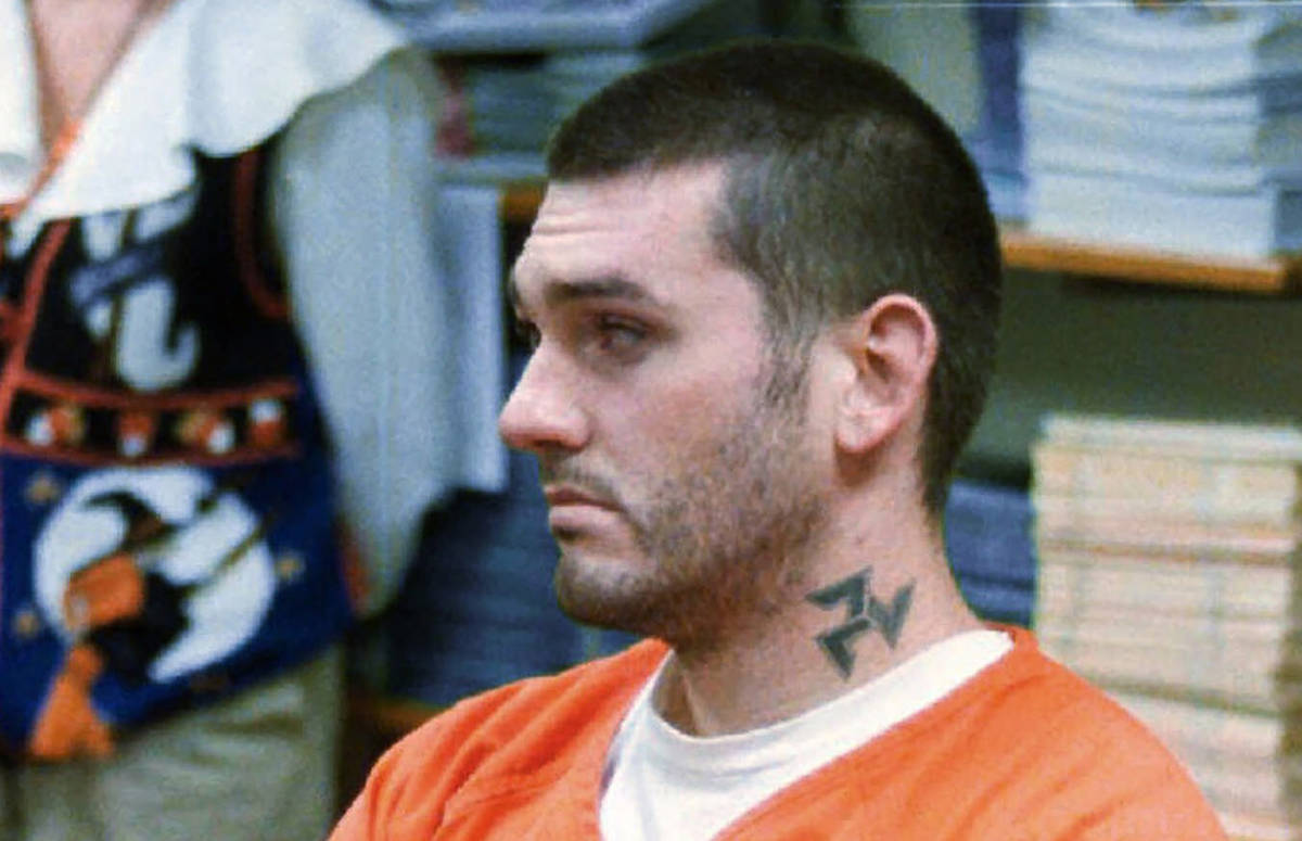 FILE - In this Oct. 31 1997, file photo, Daniel Lewis Lee waits for his arraignment hearing for ...