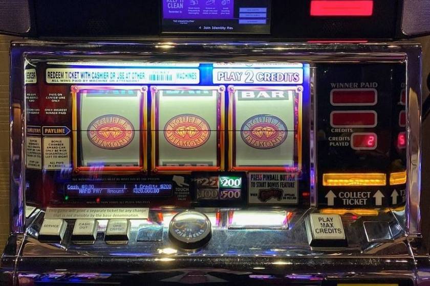 Visitor wins 320K jackpot on Las Vegas Strip Las Vegas ReviewJournal