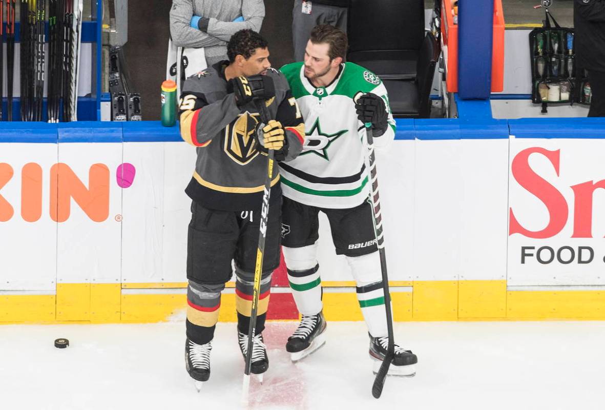NHL playoffs seeding: Golden Knights, Stars players kneel for anthem