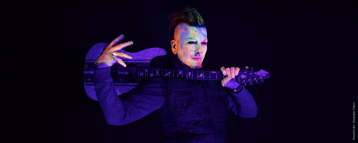 Guitar Great Ashba S Hypnotic Rocks Edm Las Vegas Review Journal