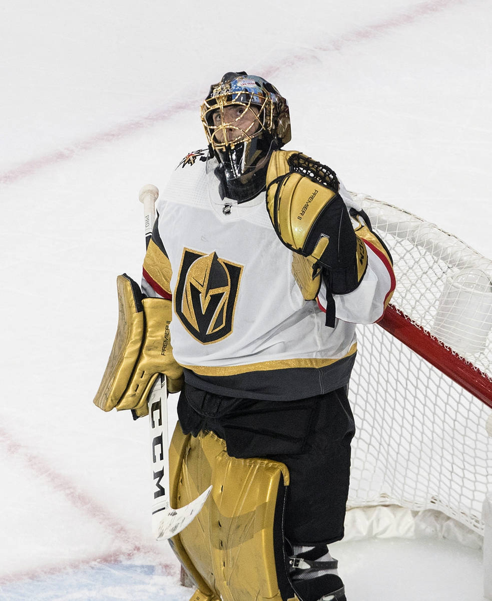 Marc-Andre Fleury guides Golden Knights to Game 3 win over Blackhawks | Las Vegas Review-Journal