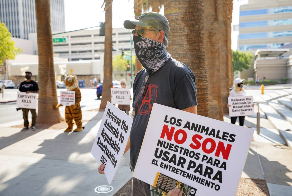 Animal welfare activist Jerry Vlasak of Los Angeles protests animal exhibitor Jeff Lowe, best k ...