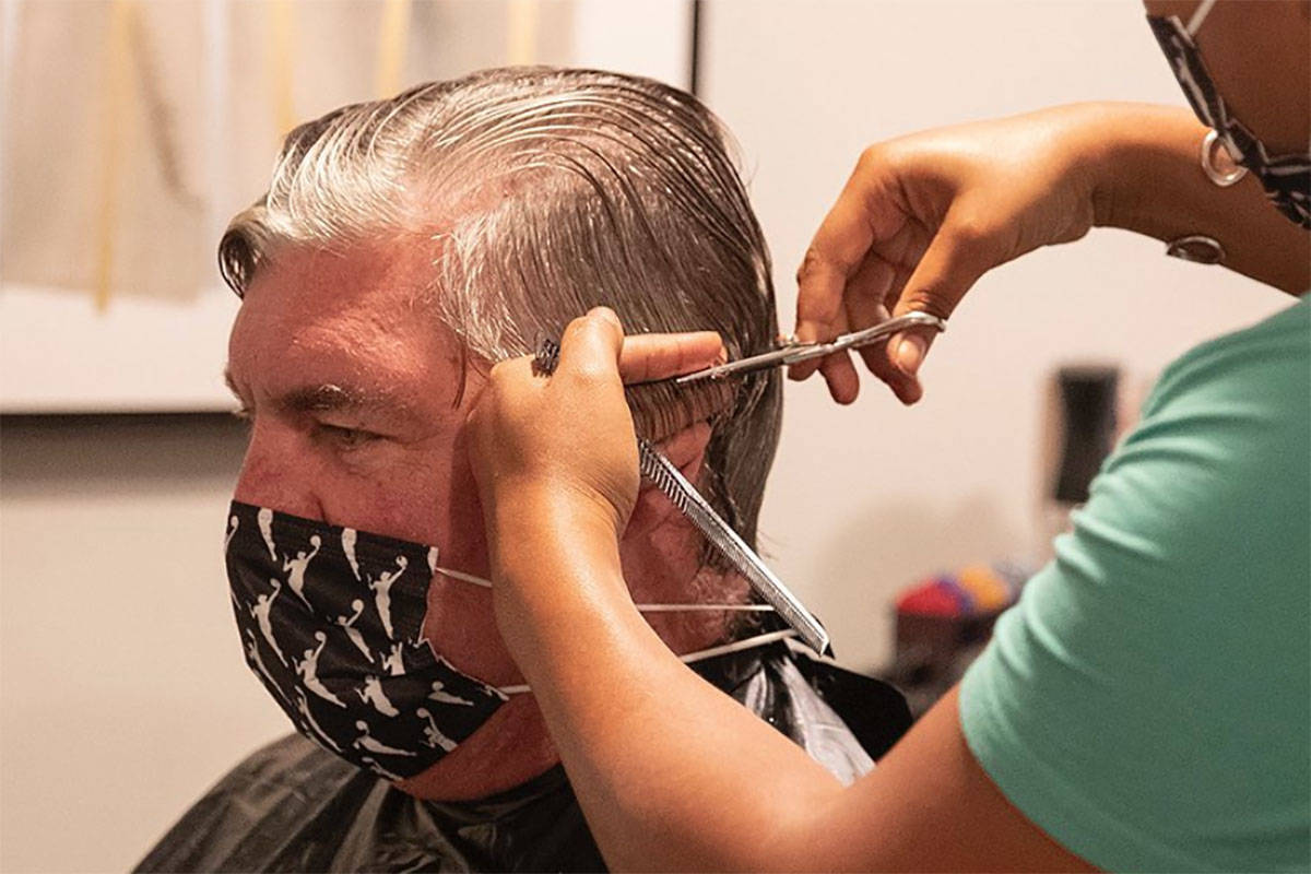 Las Vegas Aces head coach Bill Laimbeer gets a haircut on Wednesday, Aug. 19, 2020. (@lvaces/In ...