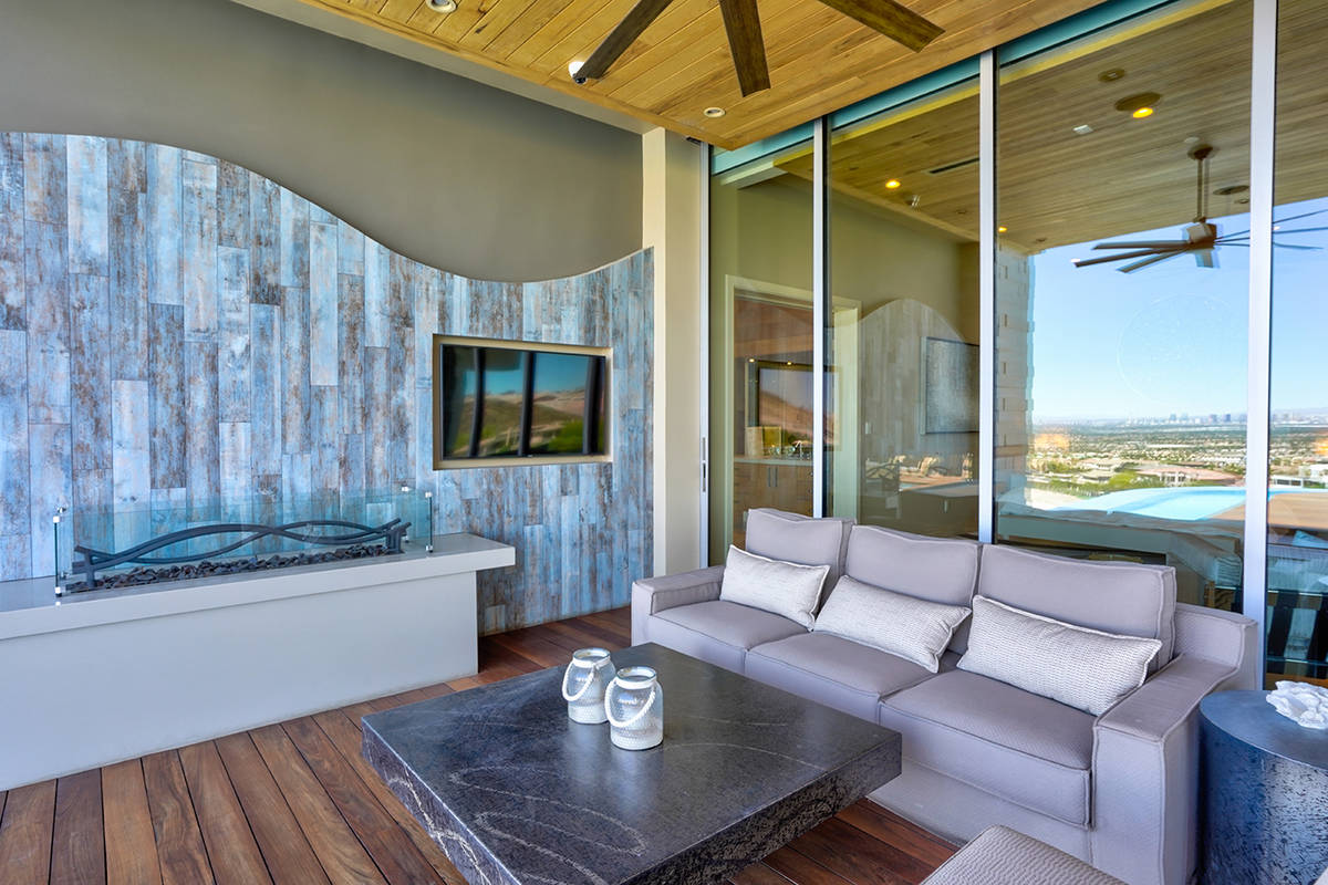 There are lots of gathering areas. (Sun West Custom Homes)