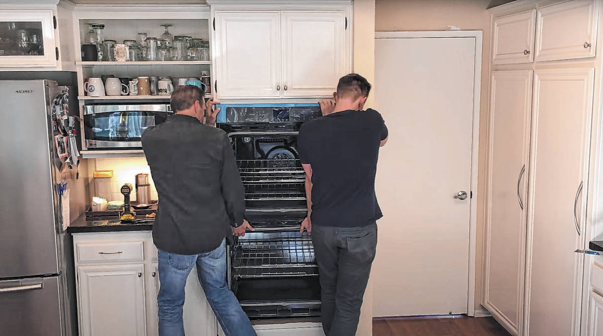 New oven install requires help for heavy lifting | Las Vegas Review-Journal