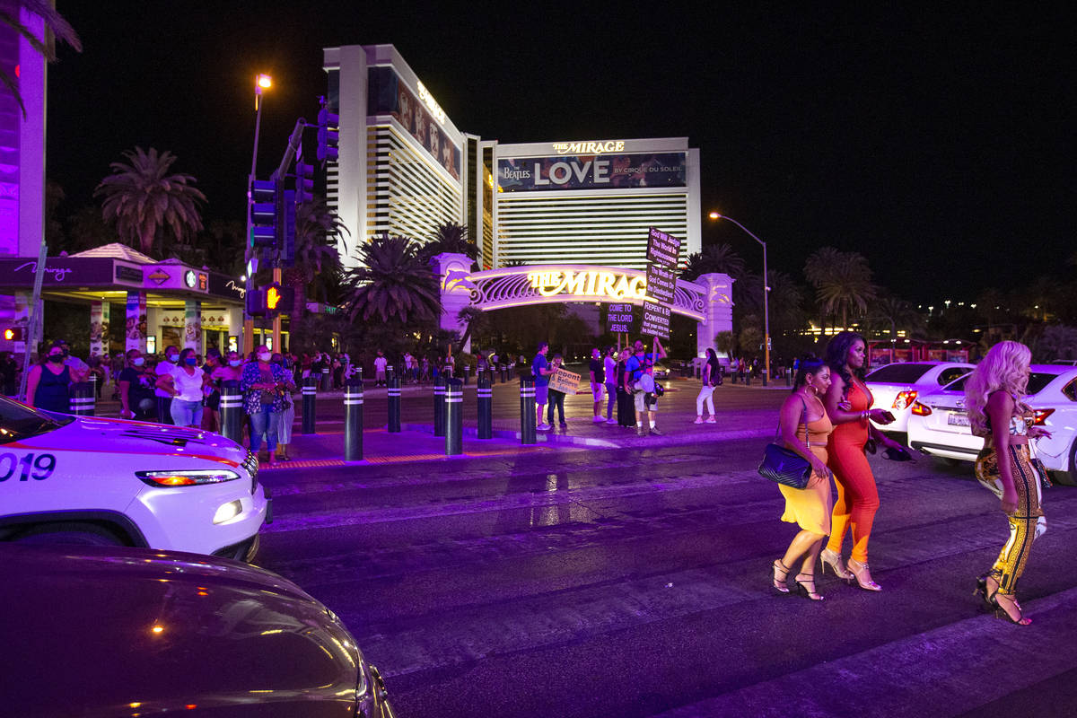 Las Vegas Strip sees large crowds on Labor Day weekend Las Vegas