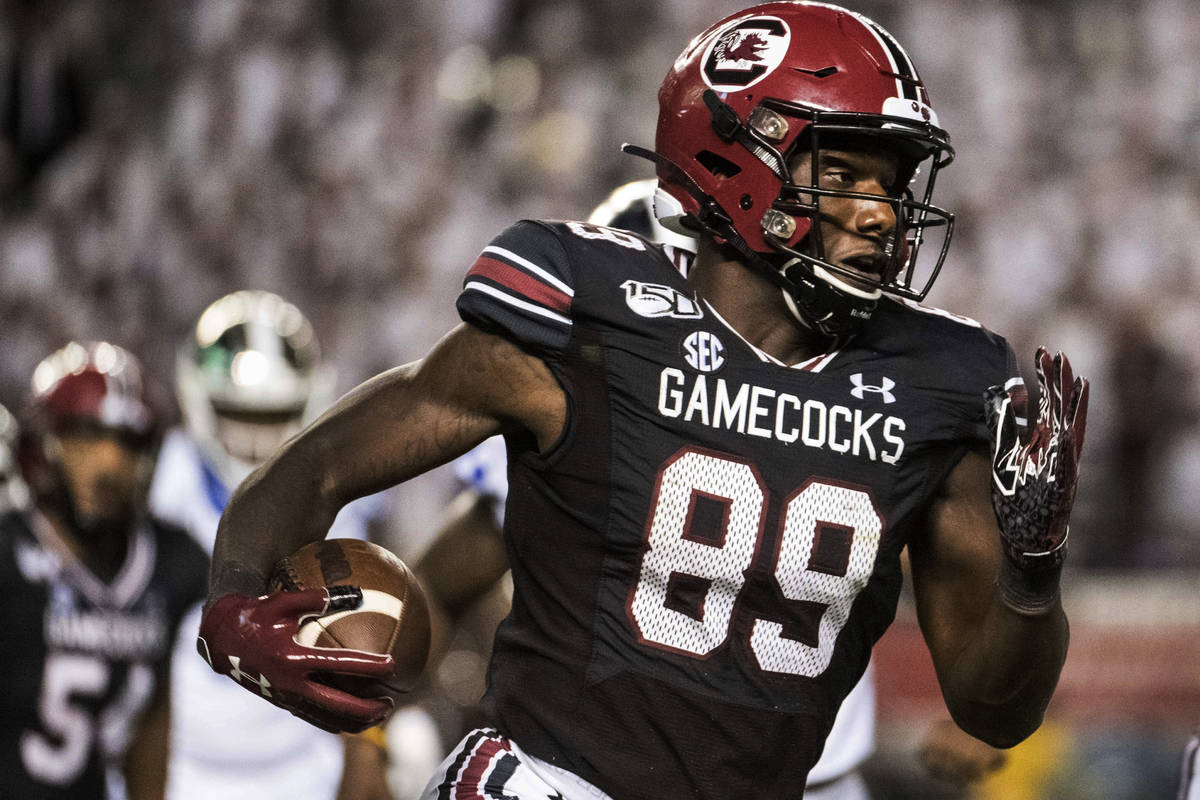 South Carolina wide receiver Bryan Edwards (89) runs with the ball against Kentucky during the ...