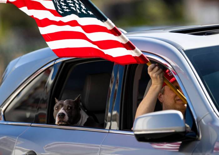 reviewjournal.com - Alexis Ford - Parade supporting police, Trump kicks off on Strip - WATCH LIVE