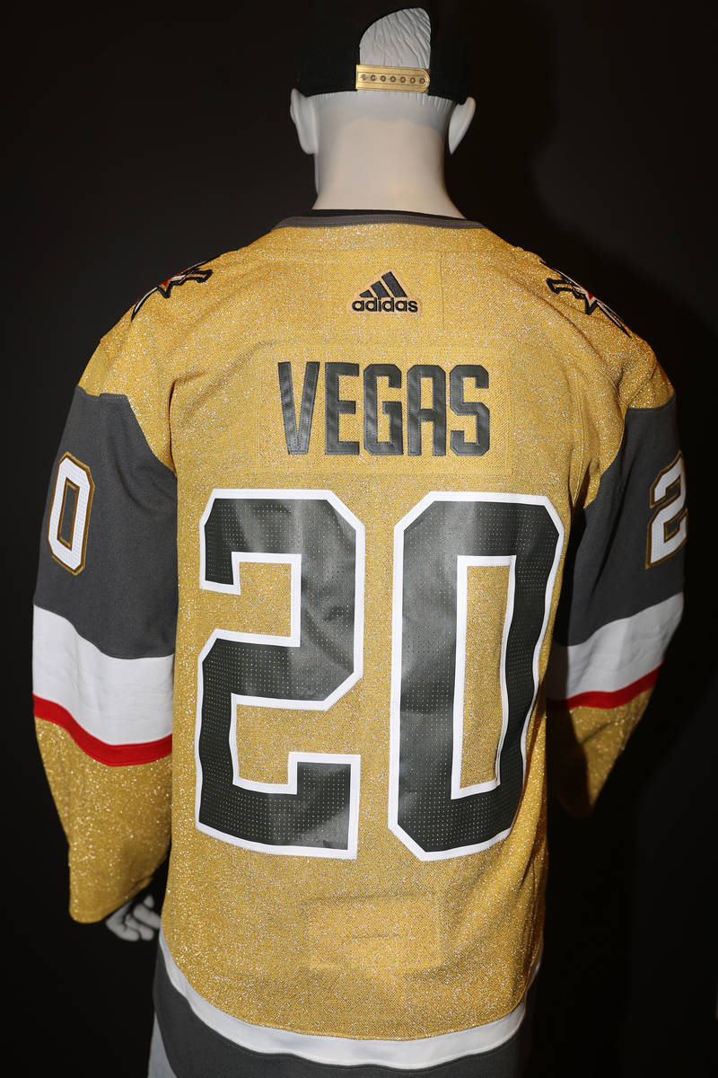 Statue in front of Caesars Palace donning Golden Knights jersey