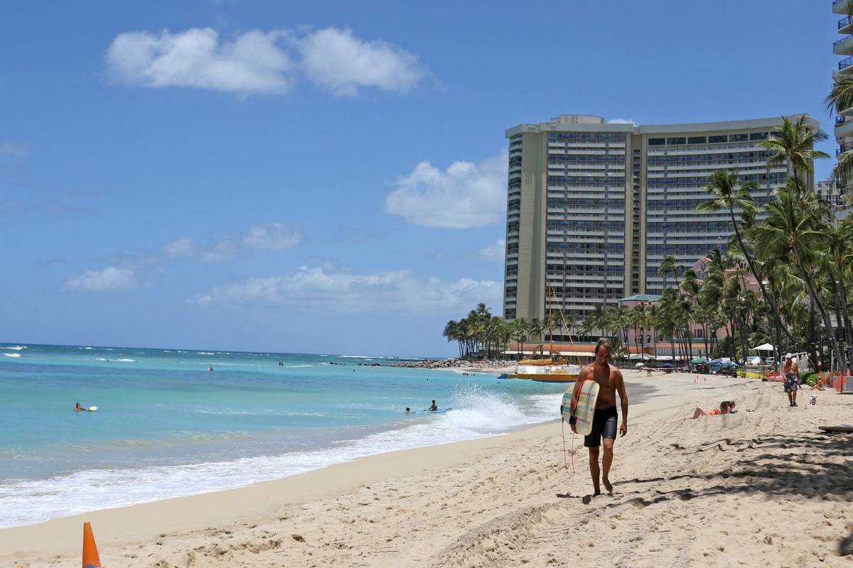 Unemployed Hawaiians getting $500 restaurant playing cards