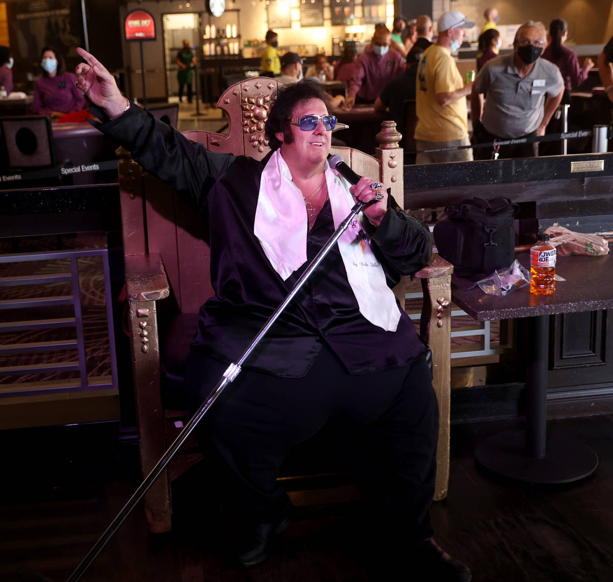 Pete "Big Elvis" Vallee performs at the Piano Bar at Harrah's Las Vegas in his first ...