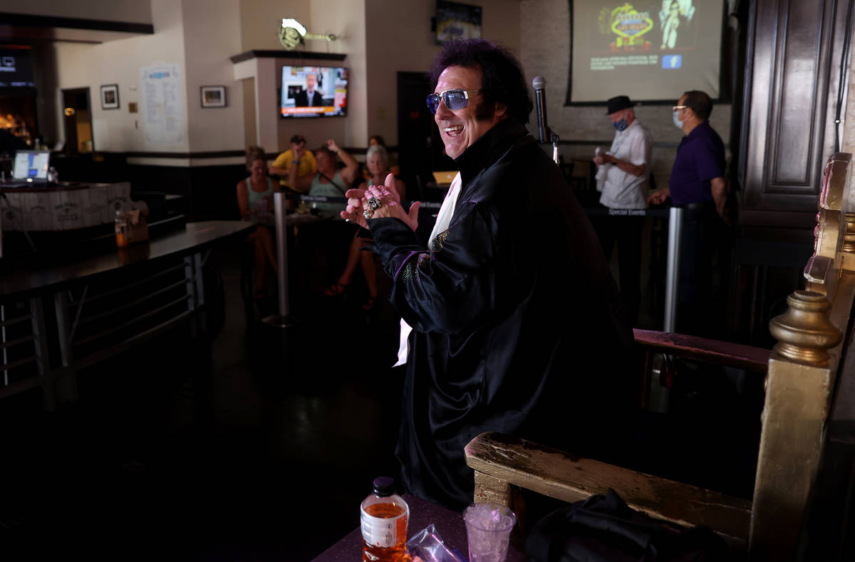 Pete "Big Elvis" Vallee performs at the Piano Bar at Harrah's Las Vegas in his first ...