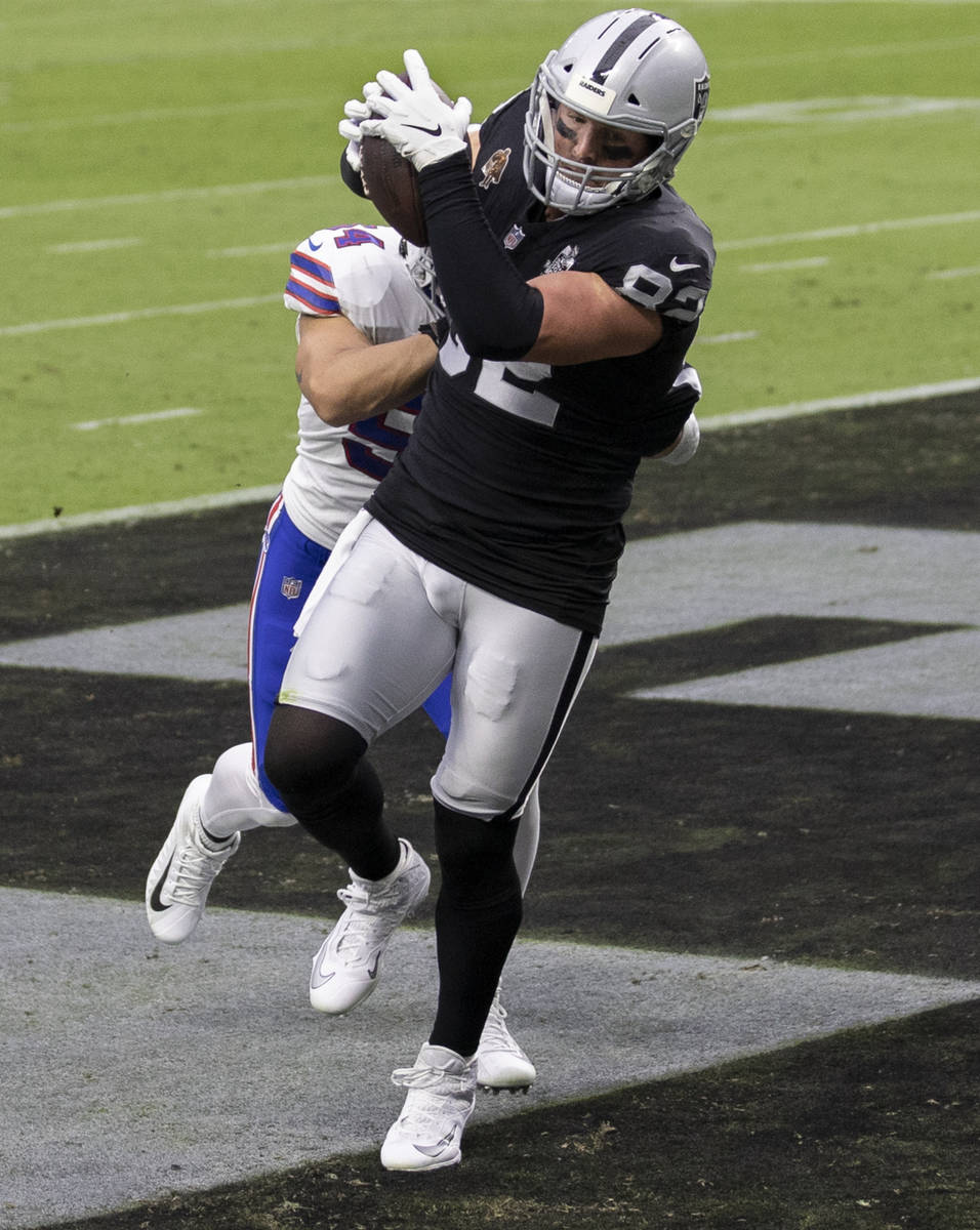 Raiders’ Darren Waller, Jason Witten form bond as teammates | Las Vegas Review-Journal