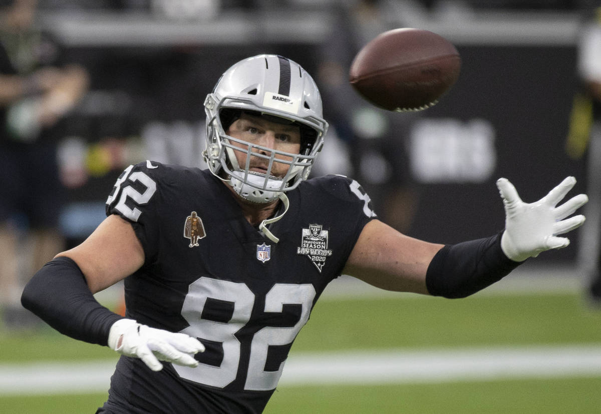 Raiders’ Darren Waller, Jason Witten form bond as teammates | Las Vegas Review-Journal