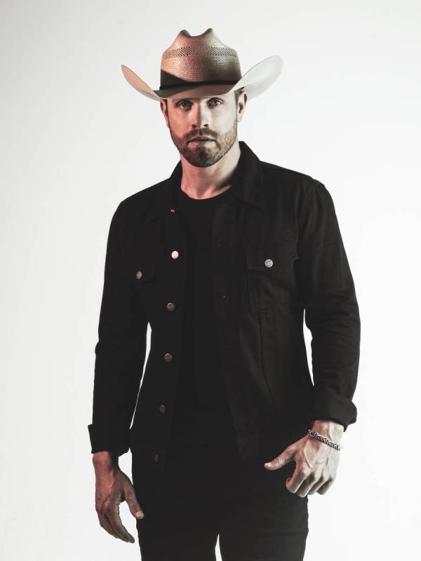 Country star Dustin Lynch comes to Vegas next summer .(Sweet Talk Publicity)