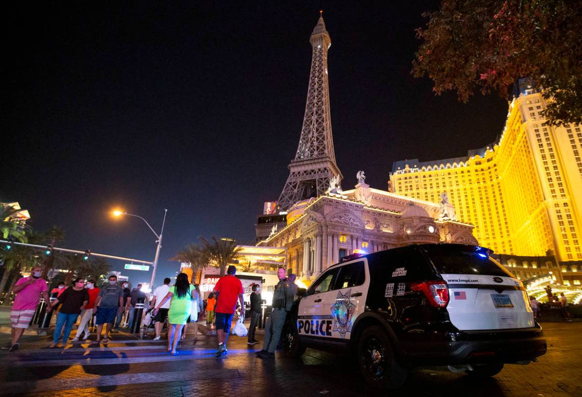 Metropolitan police are present outside Paris Las Vegas following a major power outage in the h ...
