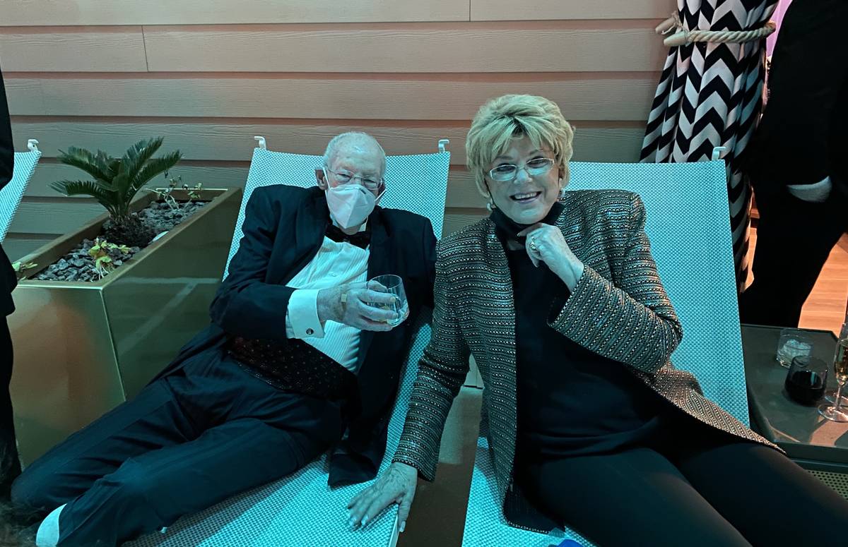 Oscar and Carolyn Goodman are shown at Stadium Swim during Circa's official opening night on Tu ...