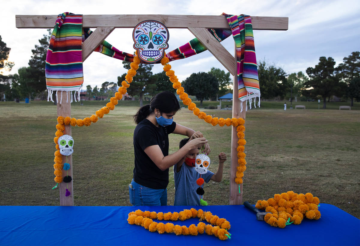 Dia de los Muertos celebration lights up Las Vegas park Las Vegas