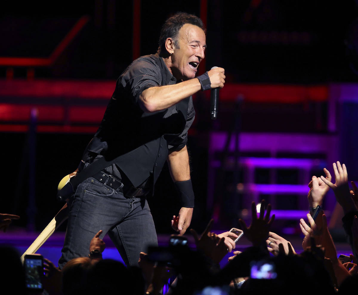 Bruce Springsteen and the E Street Band. (Nuccio DiNuzzo/Chicago Tribune/TNS)