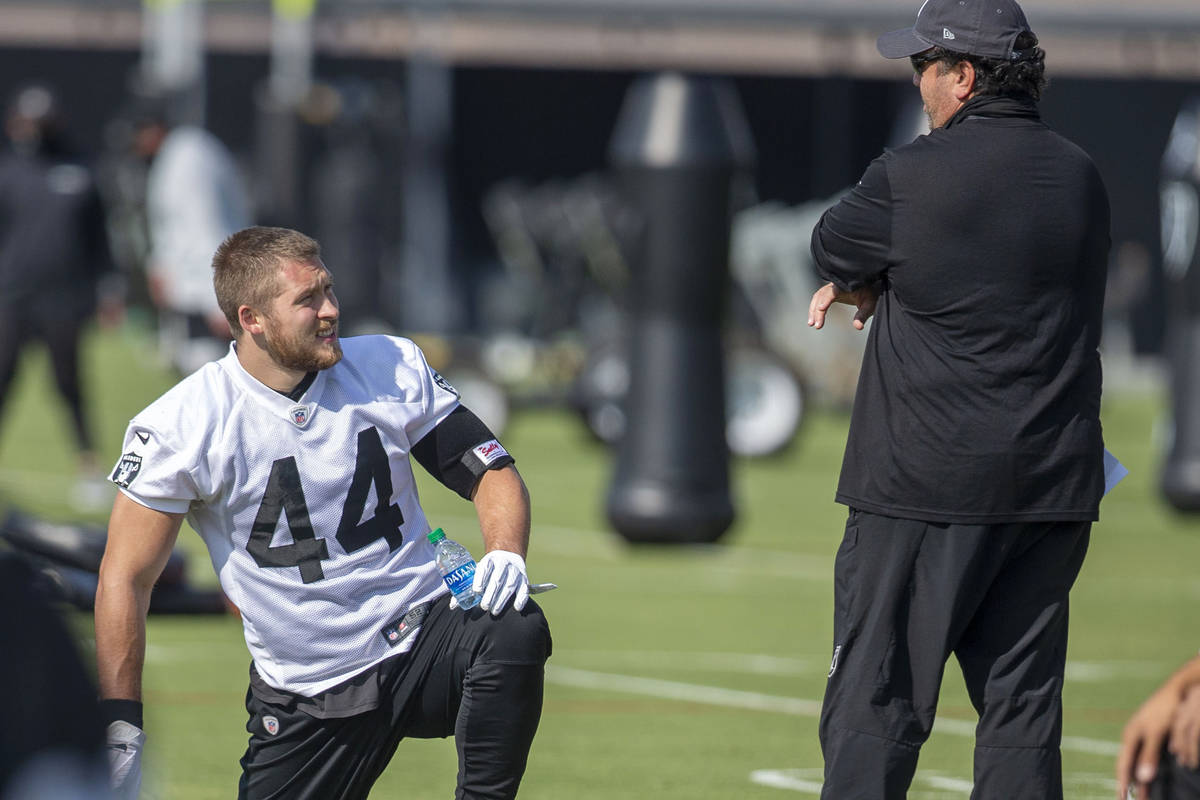 Nick Kwiatkoski emerges as Raiders leader | Ed Graney | Sports | Sports