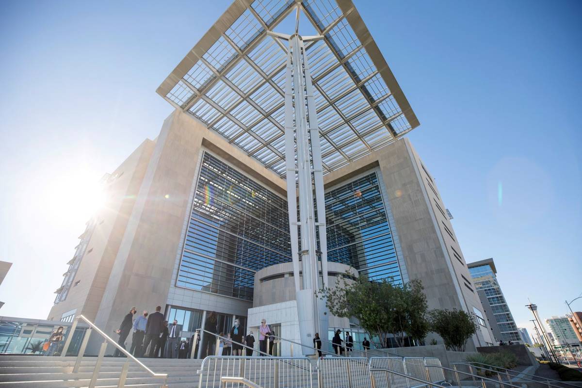 The Lloyd D. George Federal Courthouse in Las Vegas. (Elizabeth Brumley/Las Vegas Review-Journa ...