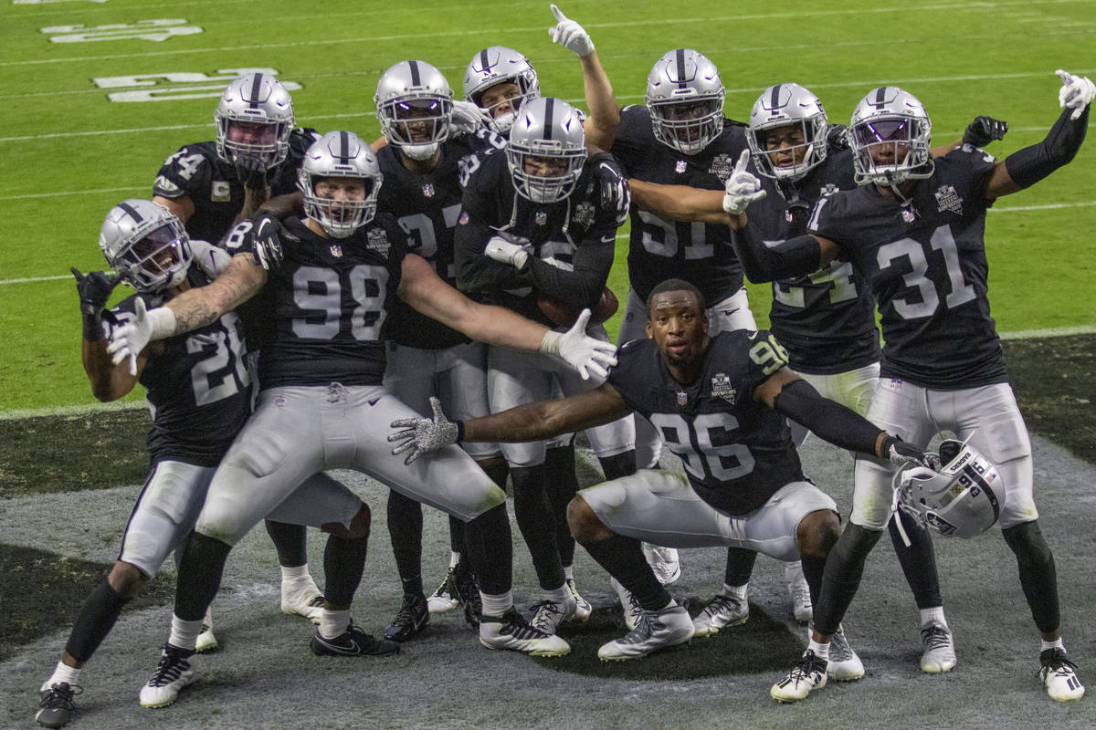 Las Vegas Raiders strong safety Jeff Heath (38), center, celebrates his second interception of ...