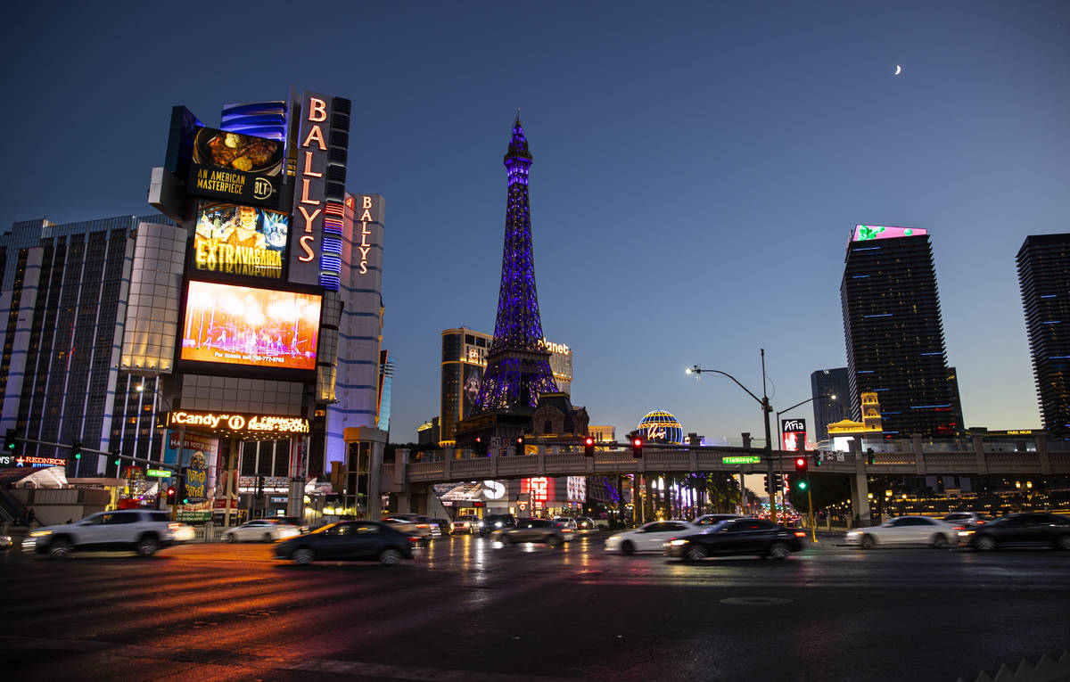 Traffic passes on the Las Vegas Strip Thursday, Nov. 19, 2020. (Chase Stevens/Las Vegas Review- ...
