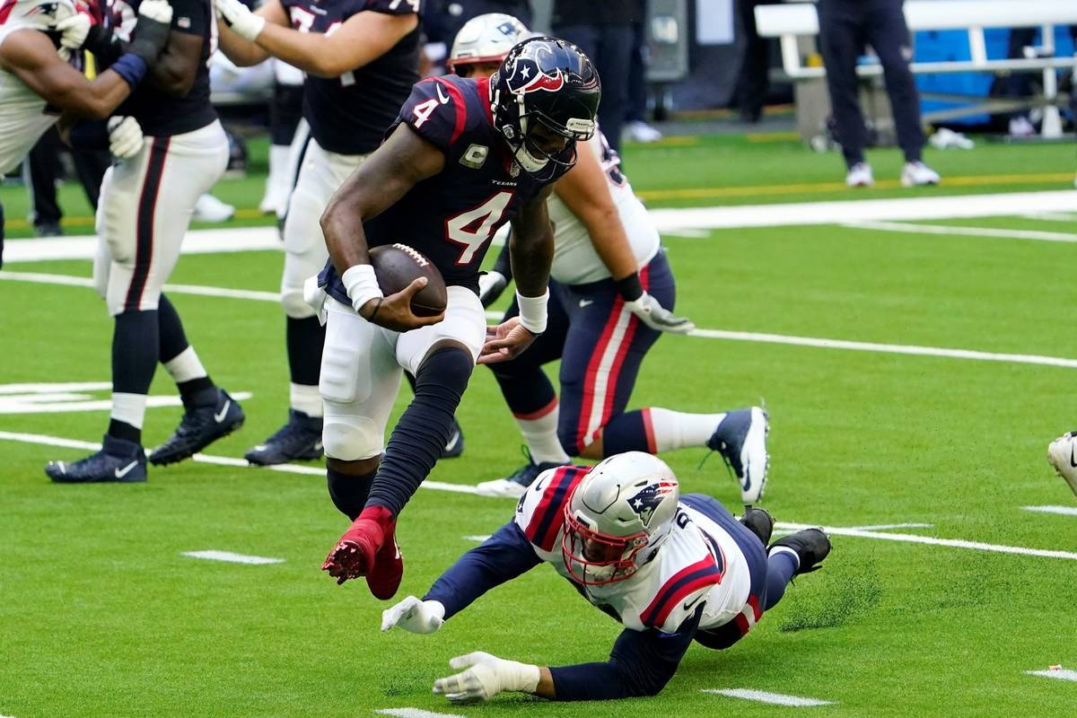 Houston Texans Quarterback Deshaun Watson 4 Leaps From The Grasp Of New England Patriots Defe Las Vegas Review Journal