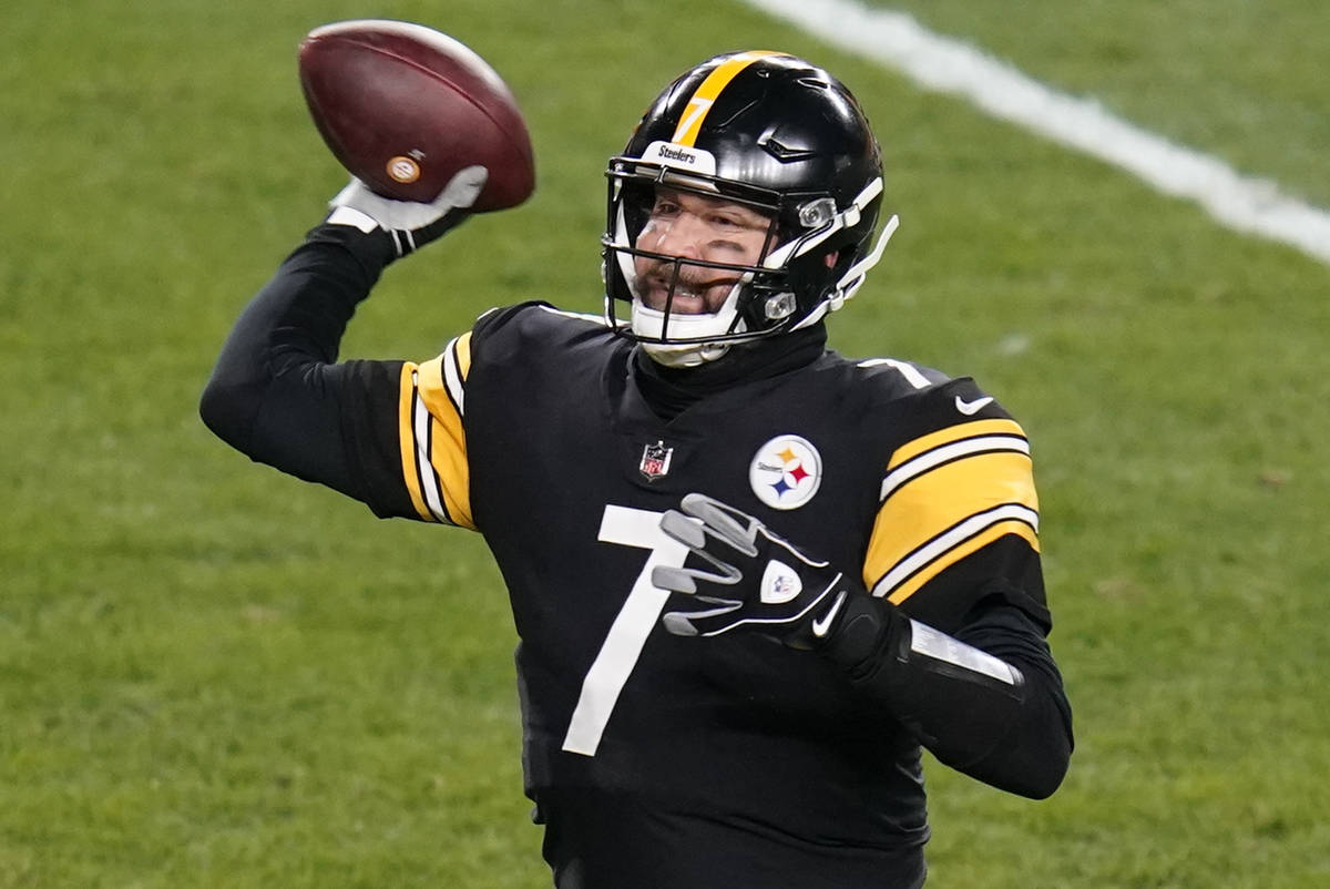 Pittsburgh Steelers quarterback Ben Roethlisberger (7) throws a pass during the first half of a ...