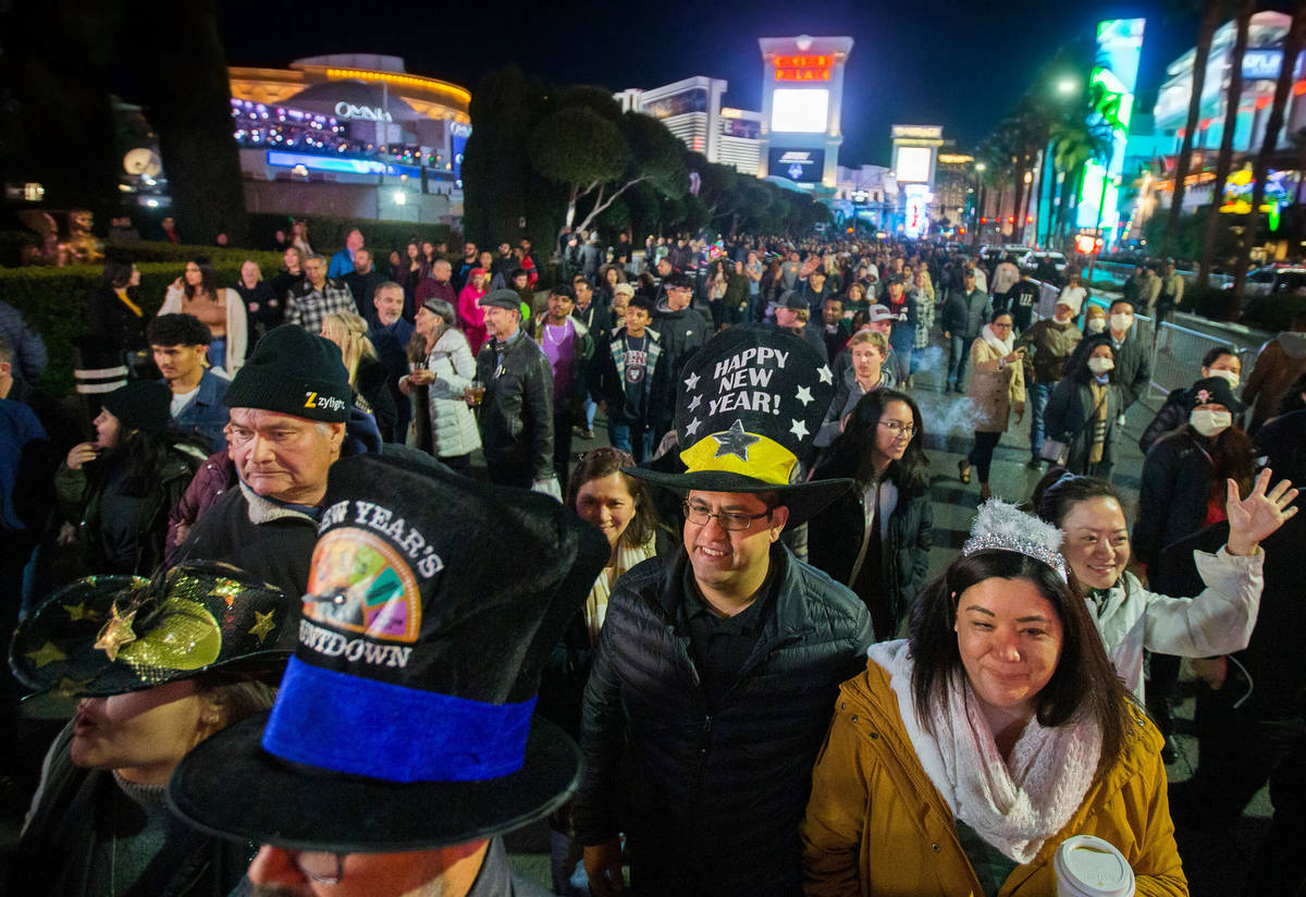 The Las Vegas Strip is packed with New Year's Eve partygoers, Dec. 31, 2019. (Benjamin Hager/La ...