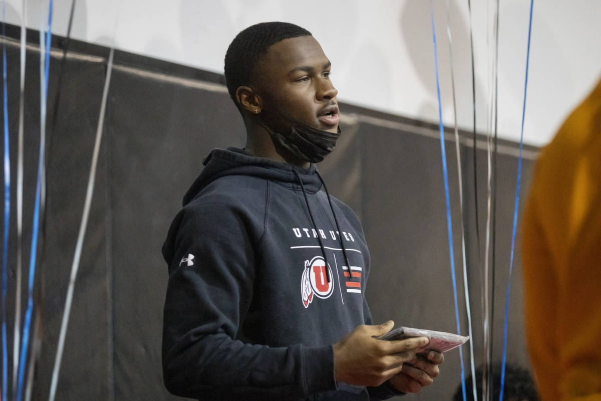 Desert Pines high school defensive back Darrien Stewart announces his signing with Utah State U ...