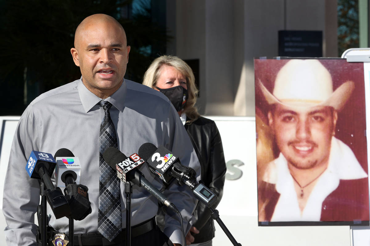 Las Vegas police Lt. Ray Spencer speaks during a news conference on the homicide investigation ...