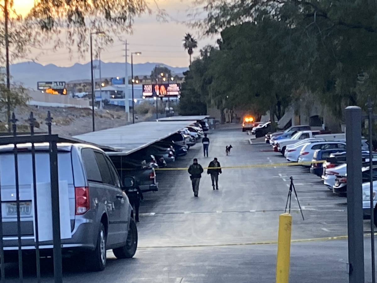 Las Vegas police investigate a shooting in the 5400 block of Mountain Vista Street on Thursday, ...