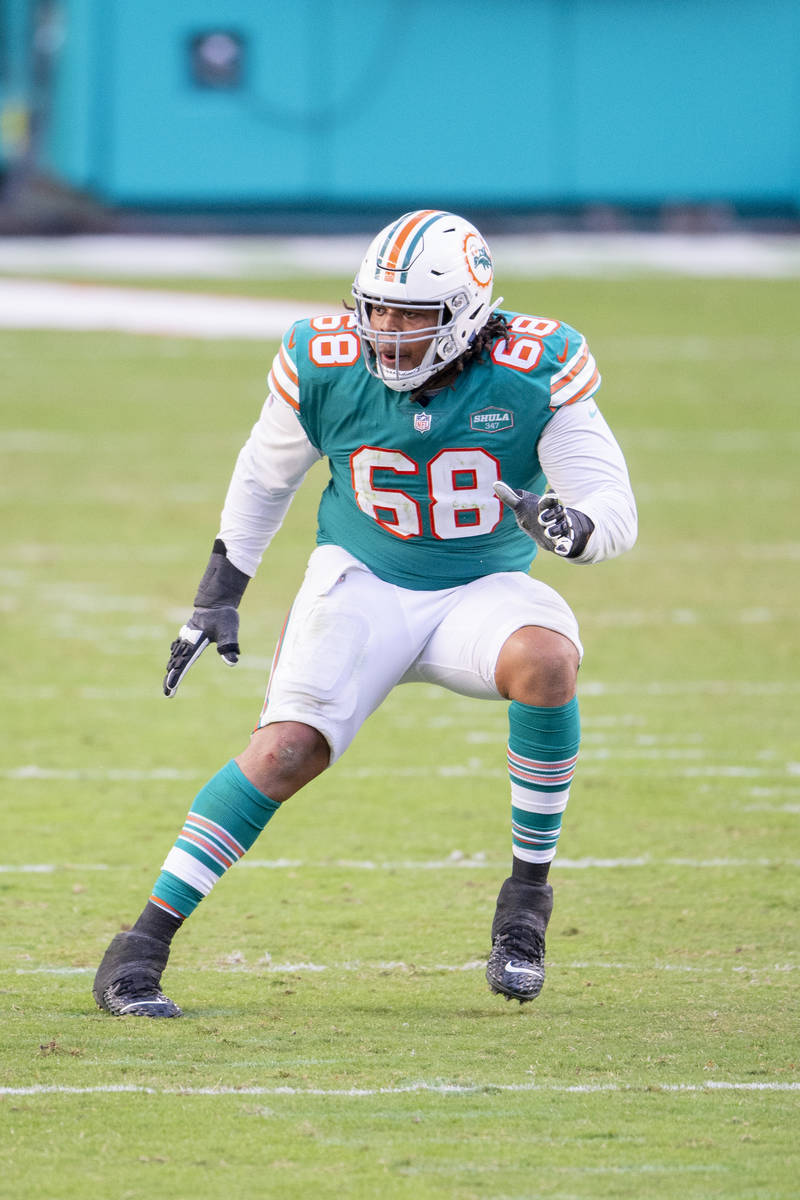 Miami Dolphins tackle Robert Hunt (68) in action against the Kansas City Chiefs during an NFL f ...